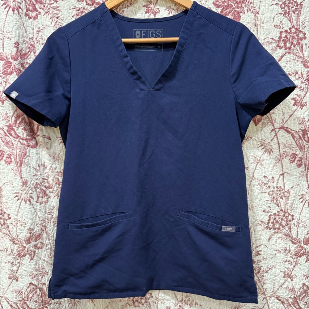 FIGS Technical Collection Scrub Top Navy Blue Women’s XS